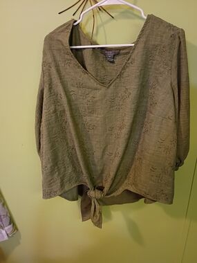 3x Ava & Viv Olive V-Neck Tie-Front Embroidered Blouse